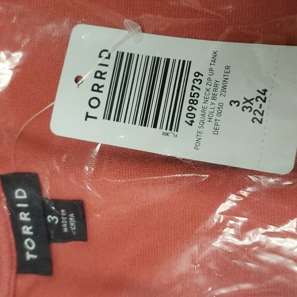 ❤️NWT VINTAGE TORRID TANK - PONTE - SEXY ZIP UP - HOLLY BERRY - PLUS SIZE - Picture 7 of 14
